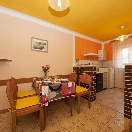Porreni Daire *